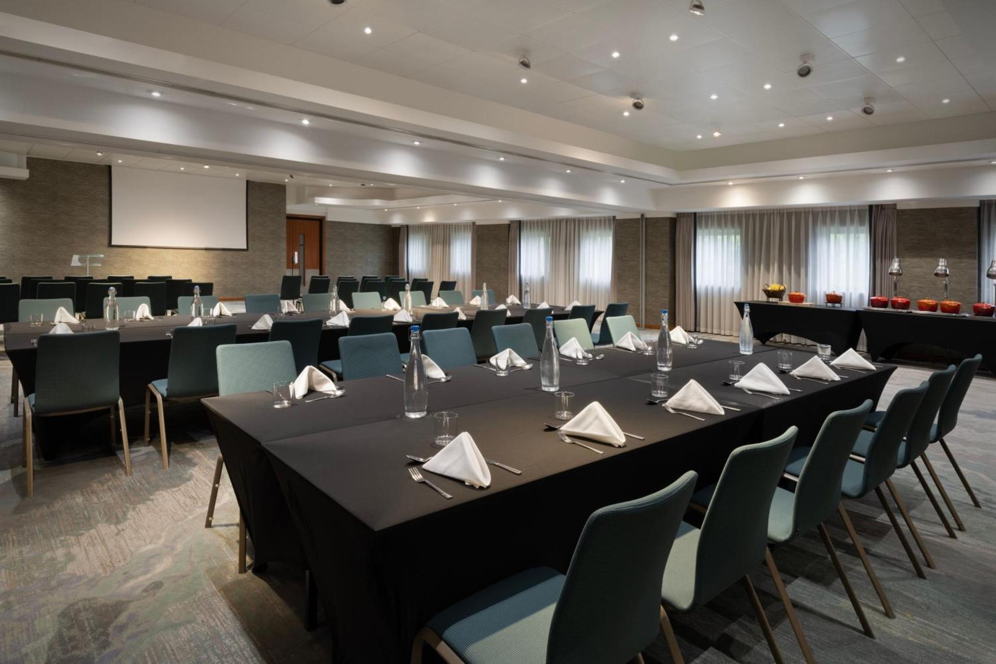 Delta Hotels By Marriott Manchester Airport Hale  Eksteriør billede