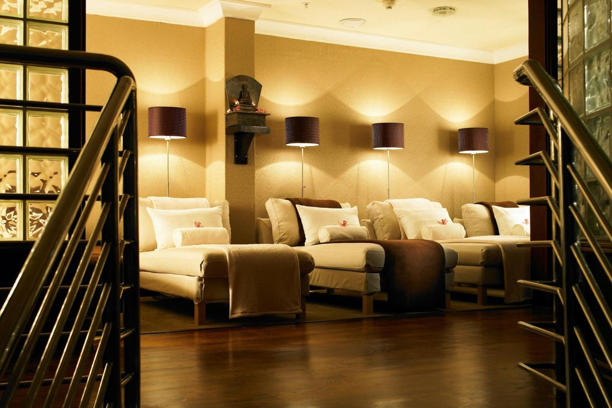 Delta Hotels By Marriott Manchester Airport Hale  Eksteriør billede