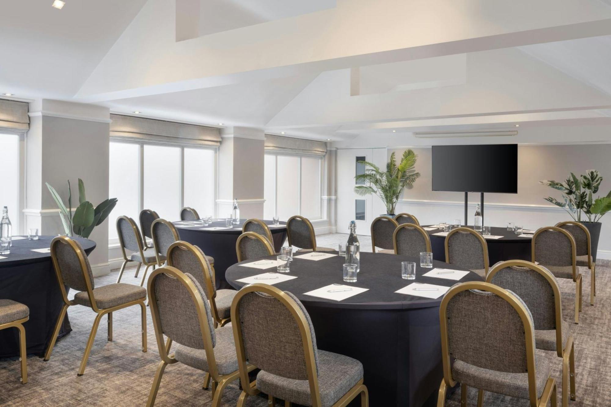 Delta Hotels By Marriott Manchester Airport Hale  Eksteriør billede